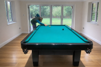 luxusný biliard Metelka na mieru masívne drevo pevná konštrukcia profesionálny biliardový stôl